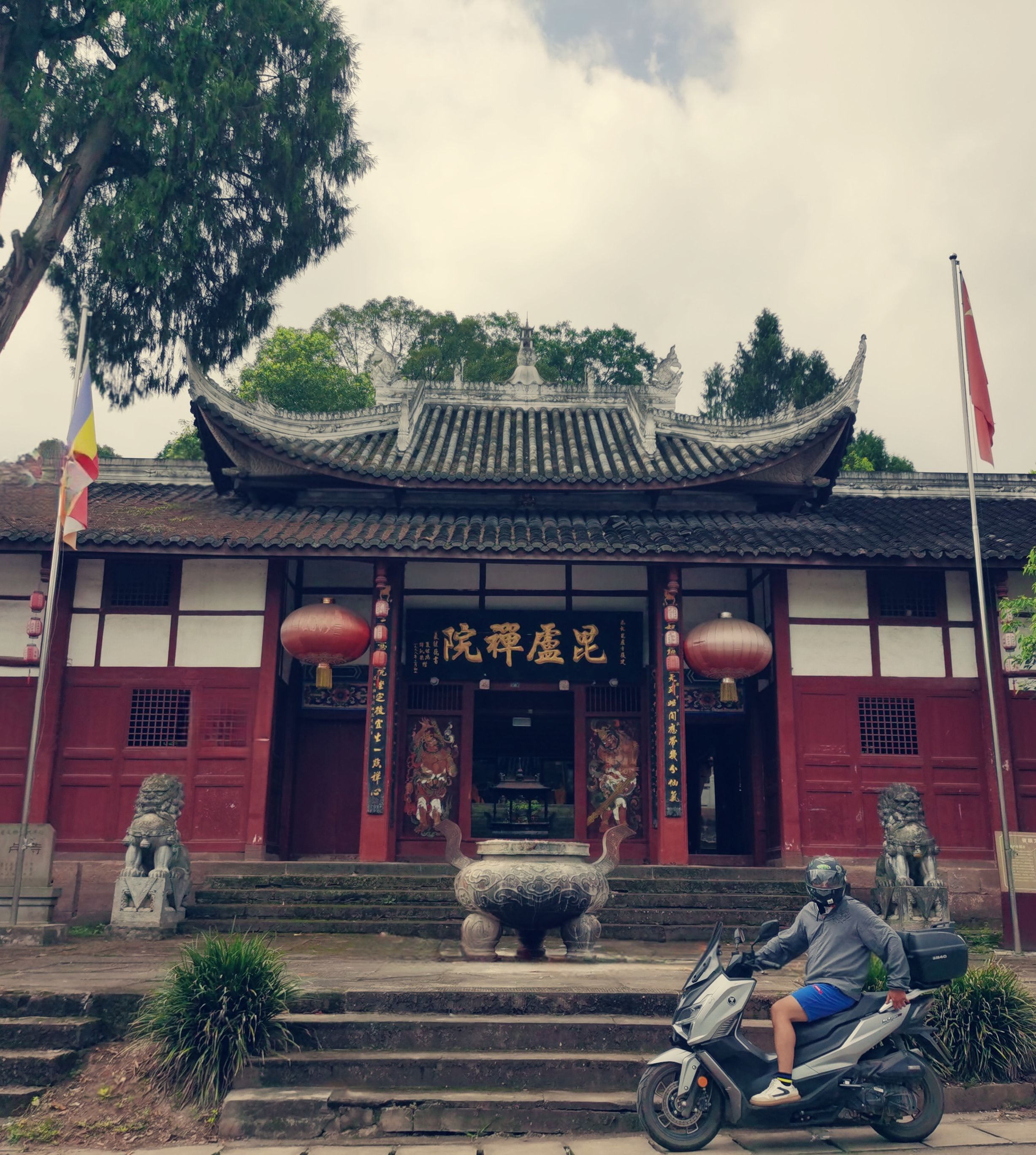 毗卢寺实景照片