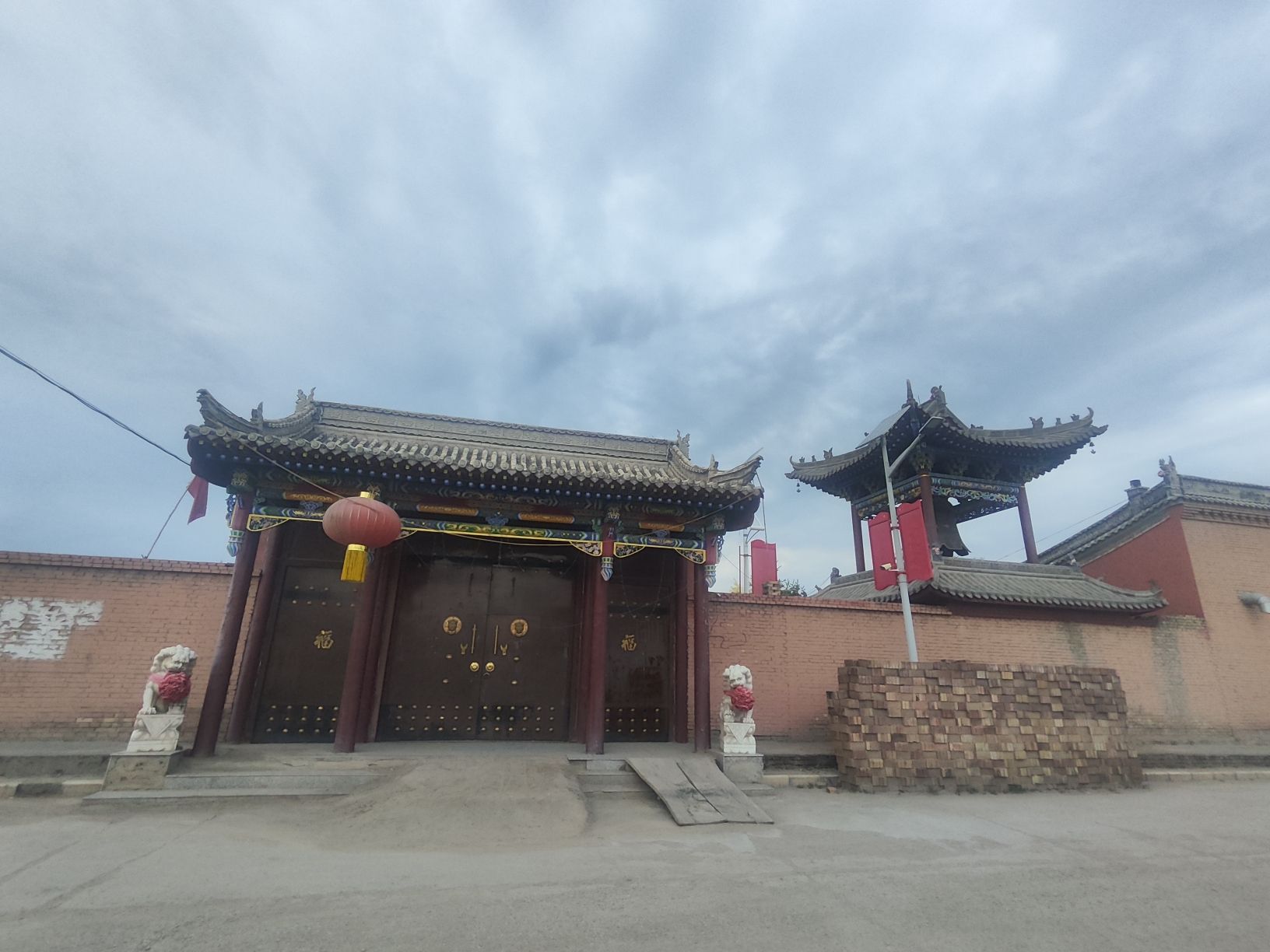 庇佑寺实景照片