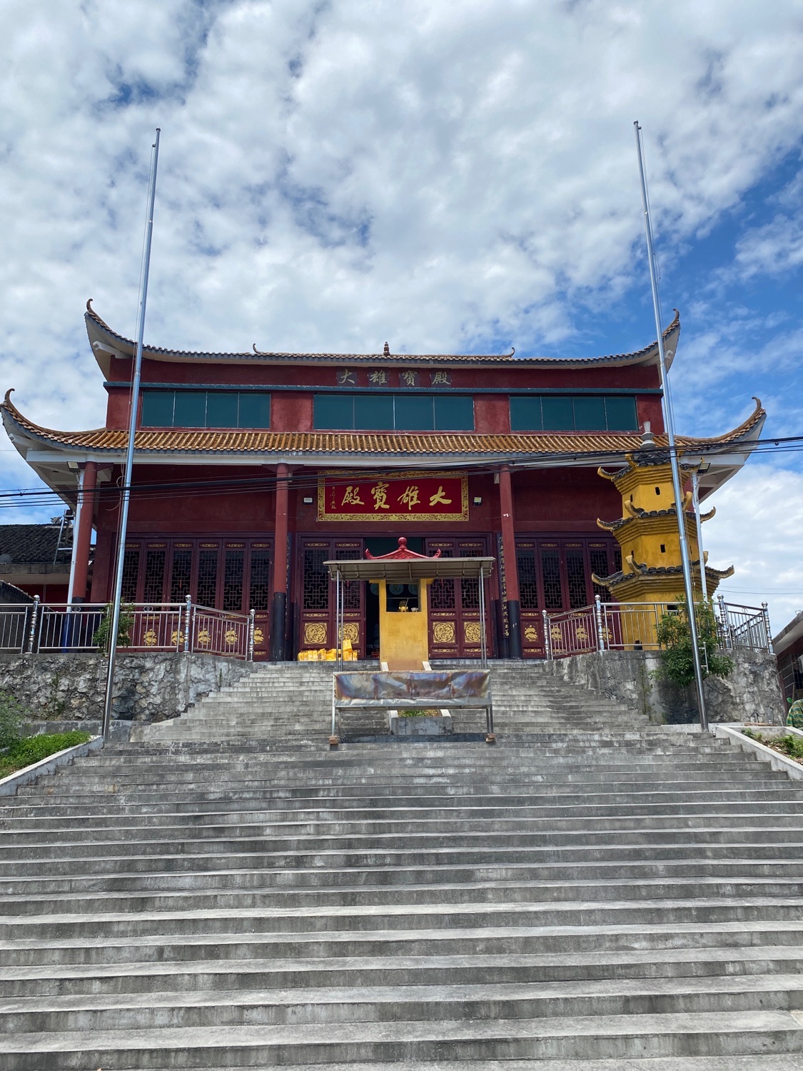灵崖寺实景照片