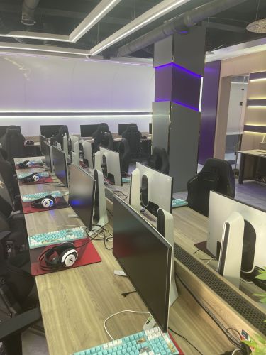飞鹰电竞馆(山西新产业技师学院店)内部环境