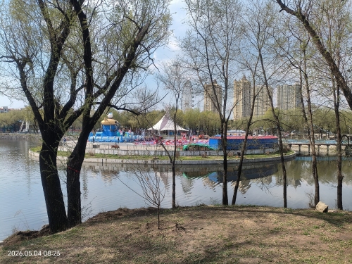 怡心湖休闲广场
