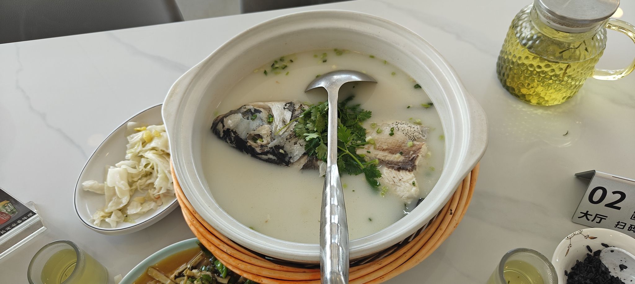 渔村人家鱼头土菜(天目湖店)