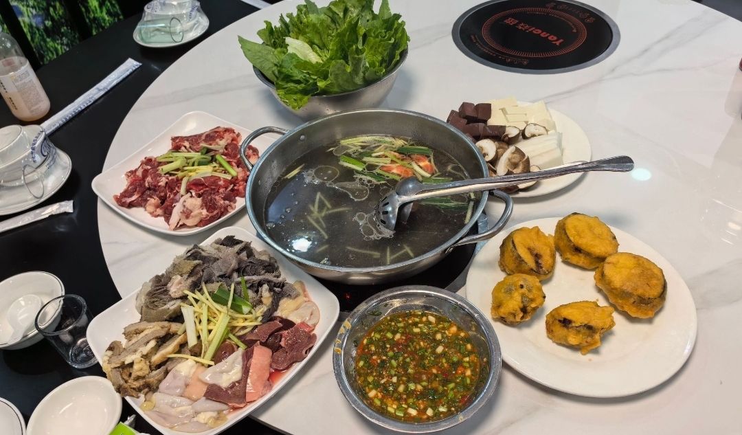 环江毛南风情土菜馆