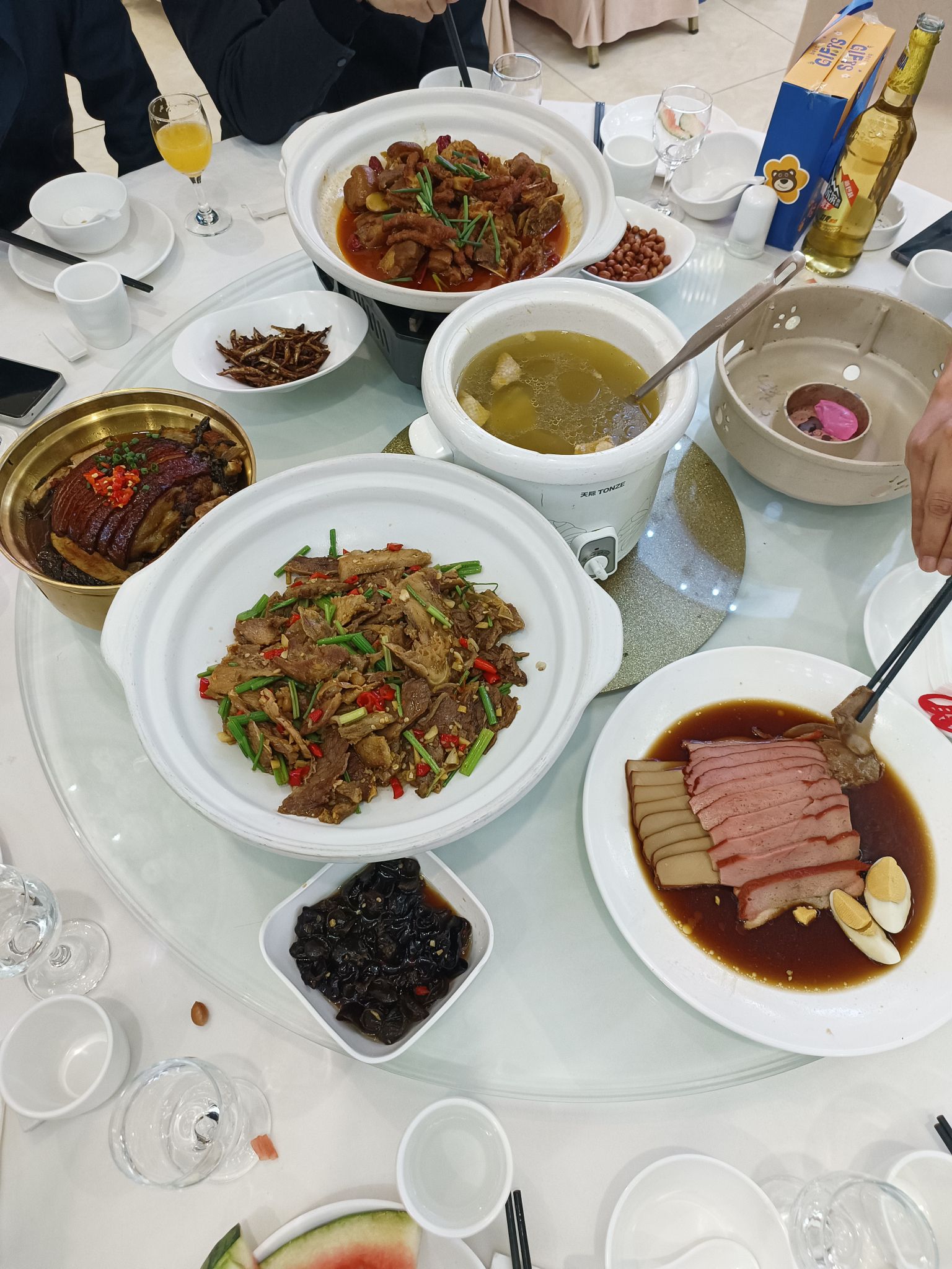 岳东饭店宴会中心
