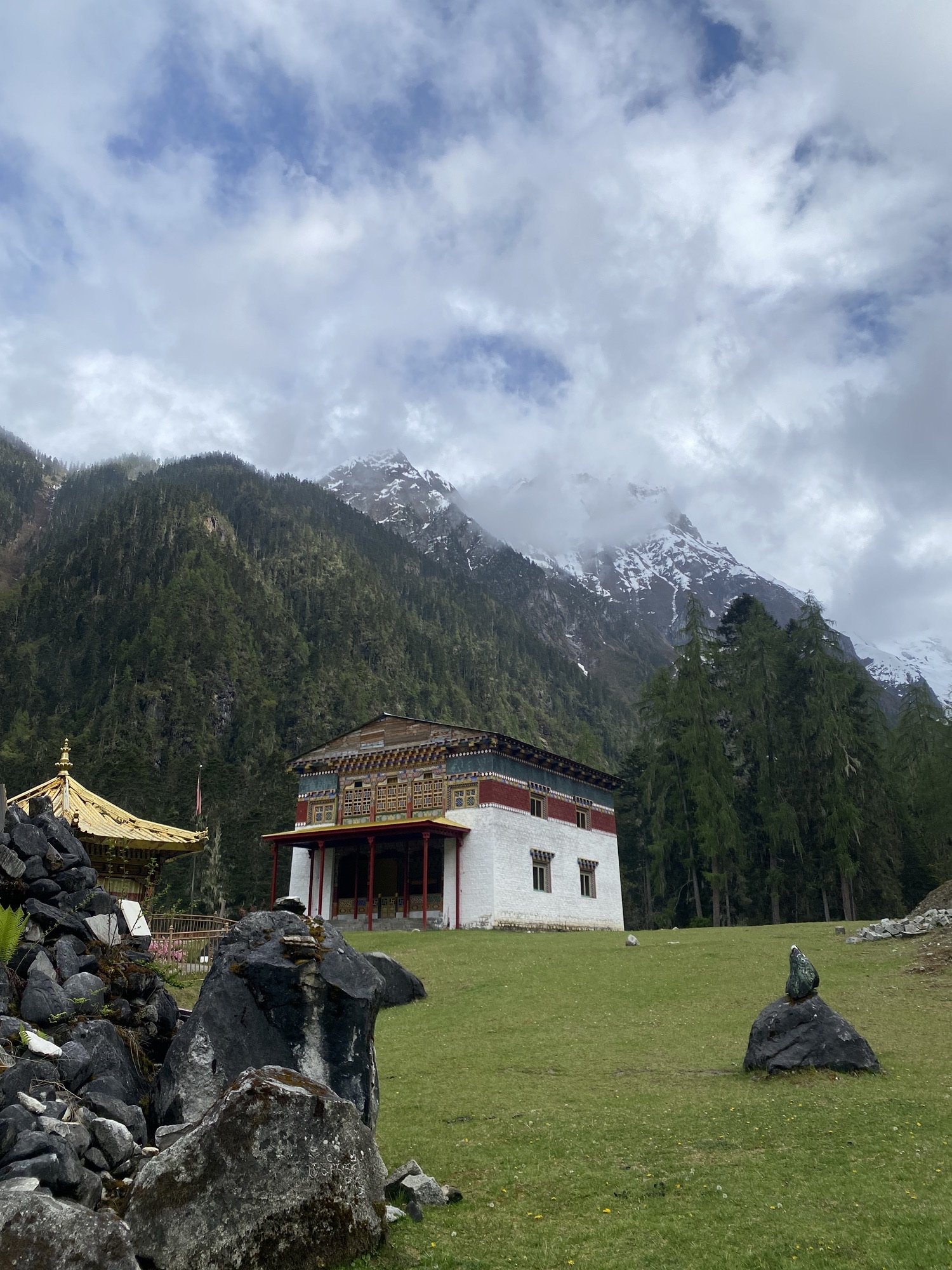 卓龙寺实景照片