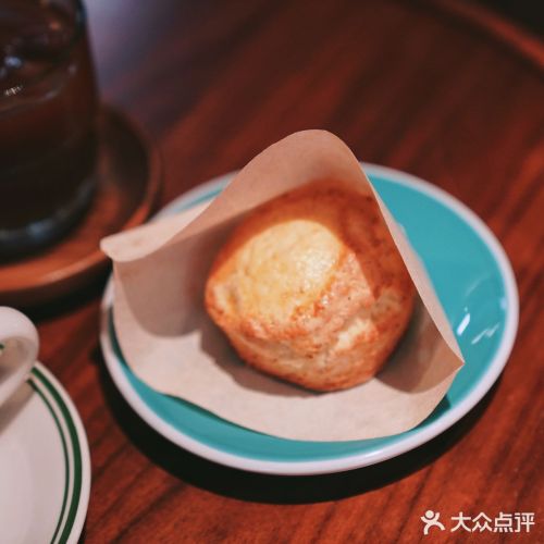柠檬鼠尾草司康