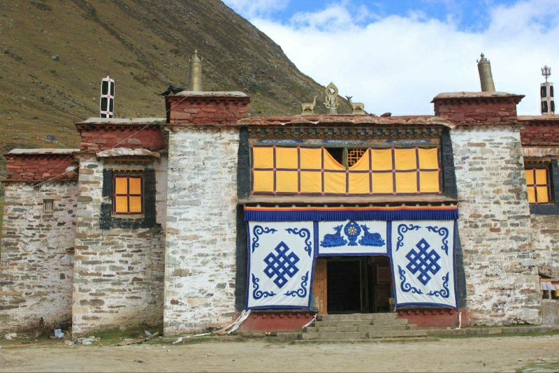 琼果扬孜寺实景照片