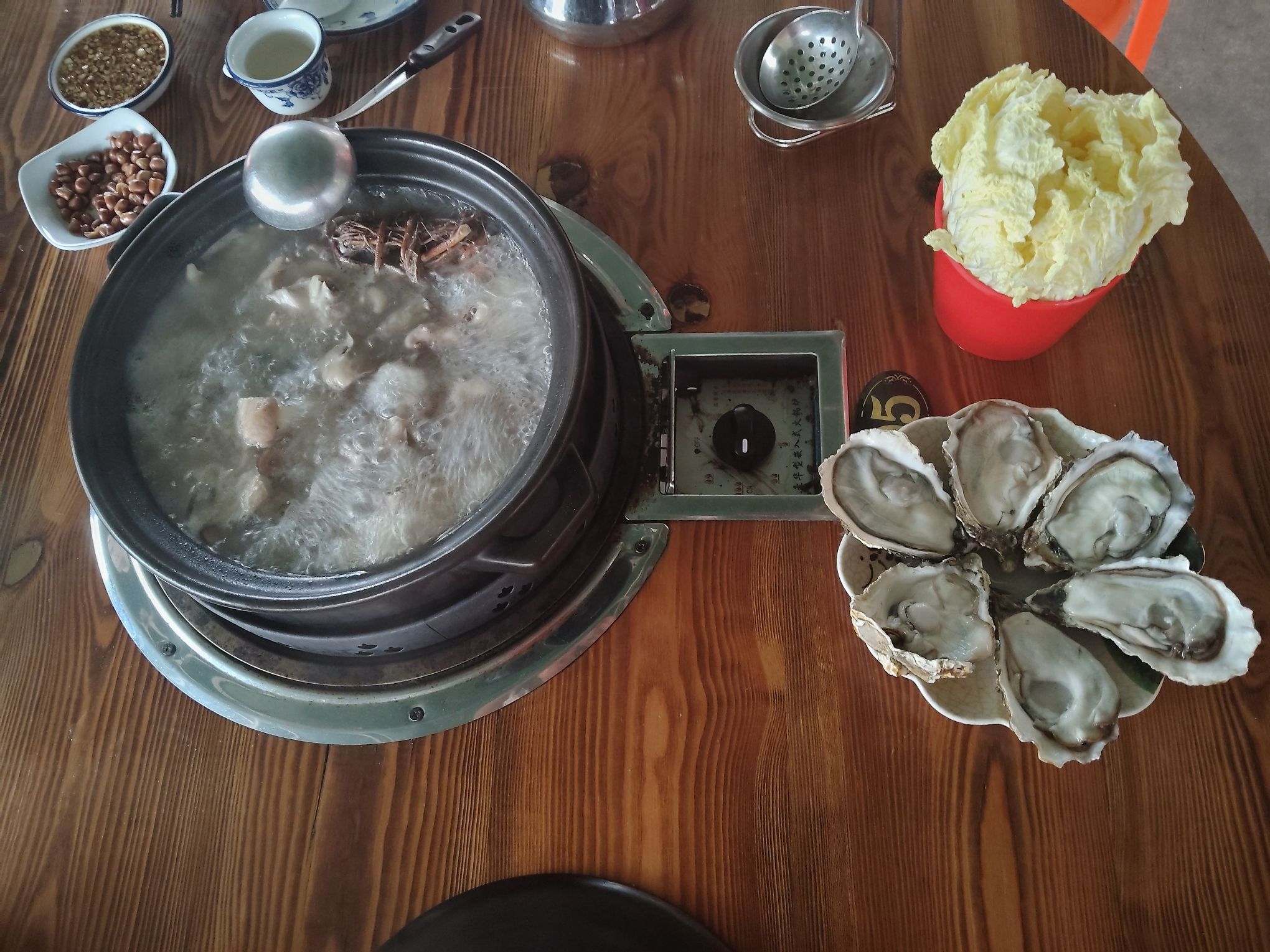 椰美味·甲鱼鸡子牛鞭煲柴火鸡