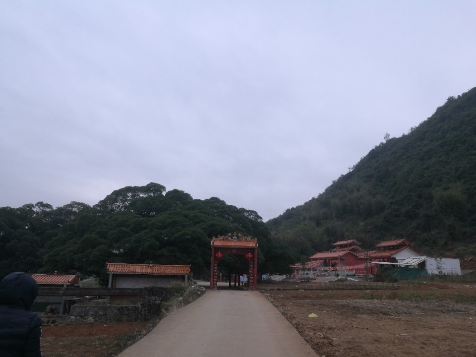 石门古庙实景照片