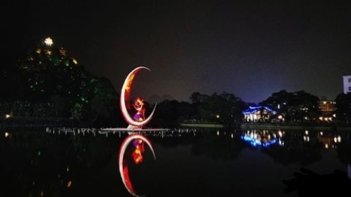 拜月广场旅行图片 1