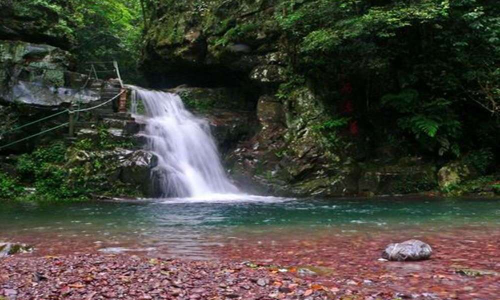 武宣县百崖大峡谷景区景点图片