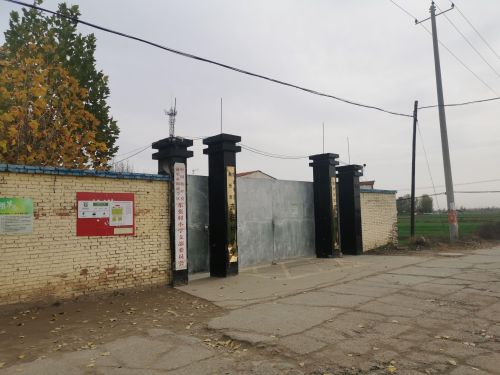 东张村学校