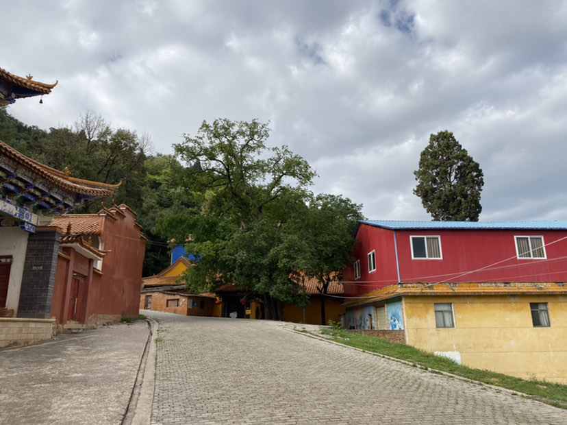 石喇寺实景照片