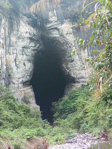 穿洞旅行图片 2