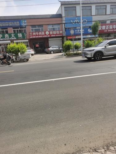 兰州牛肉面新疆烧烤