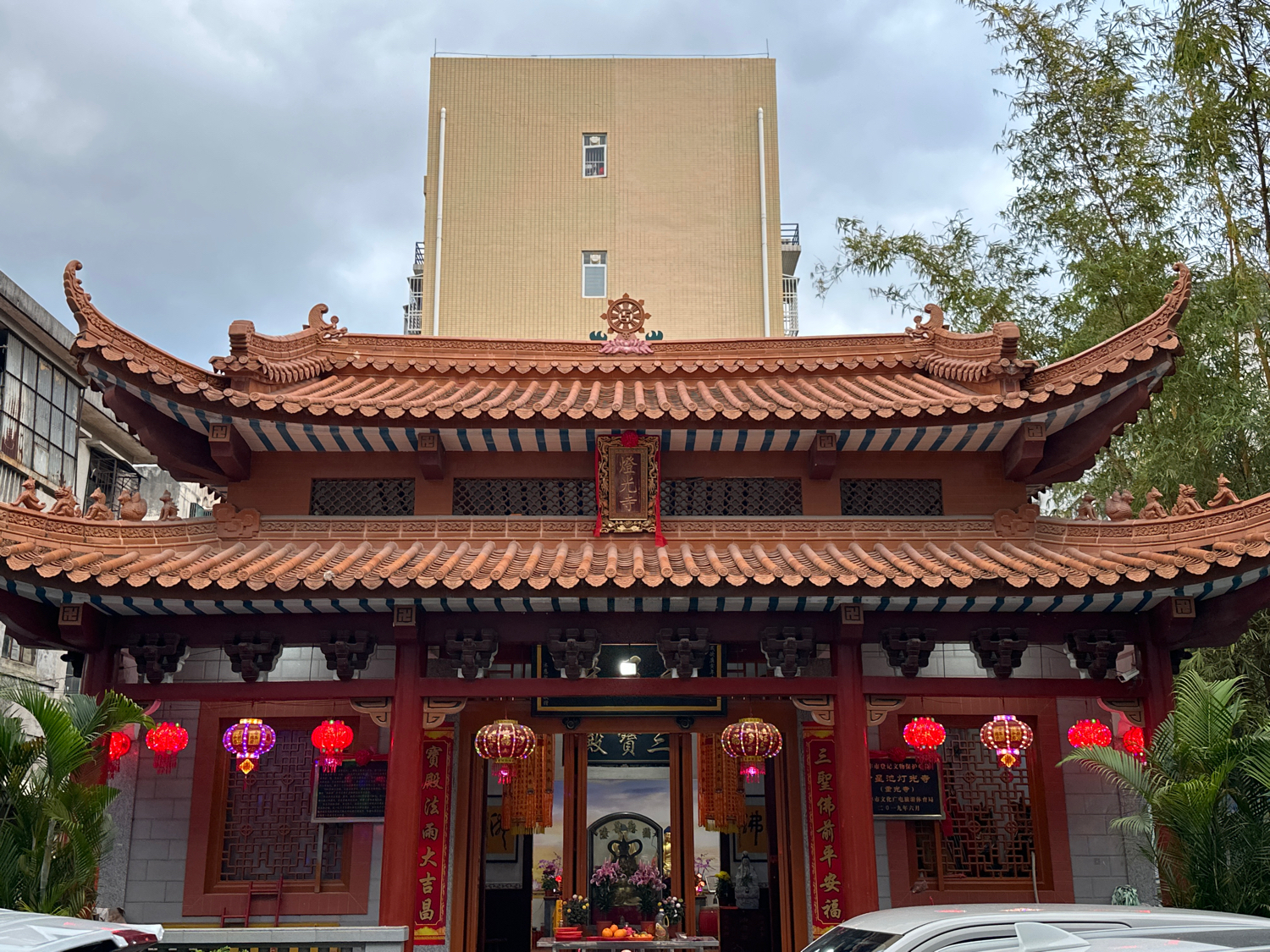 灯光寺实景照片