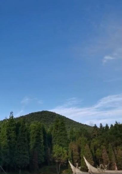 雪山龙凤寺实景照片