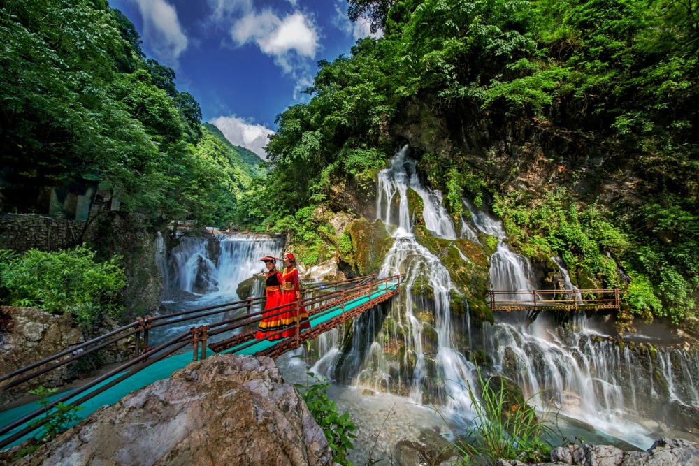 螺髻九十九里温泉瀑布风景区景点图片