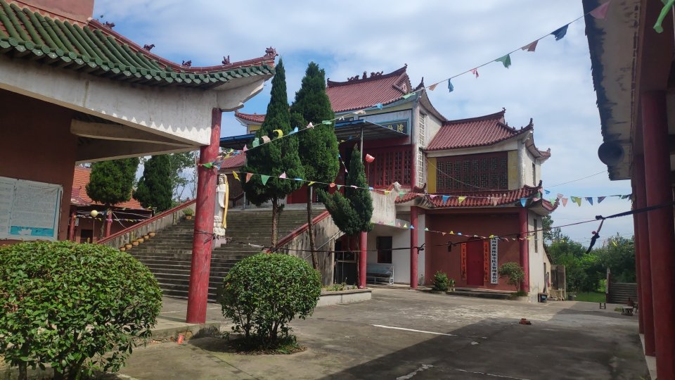青林堡寺实景照片