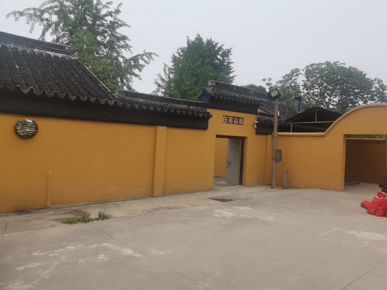 白豸山庙实景照片