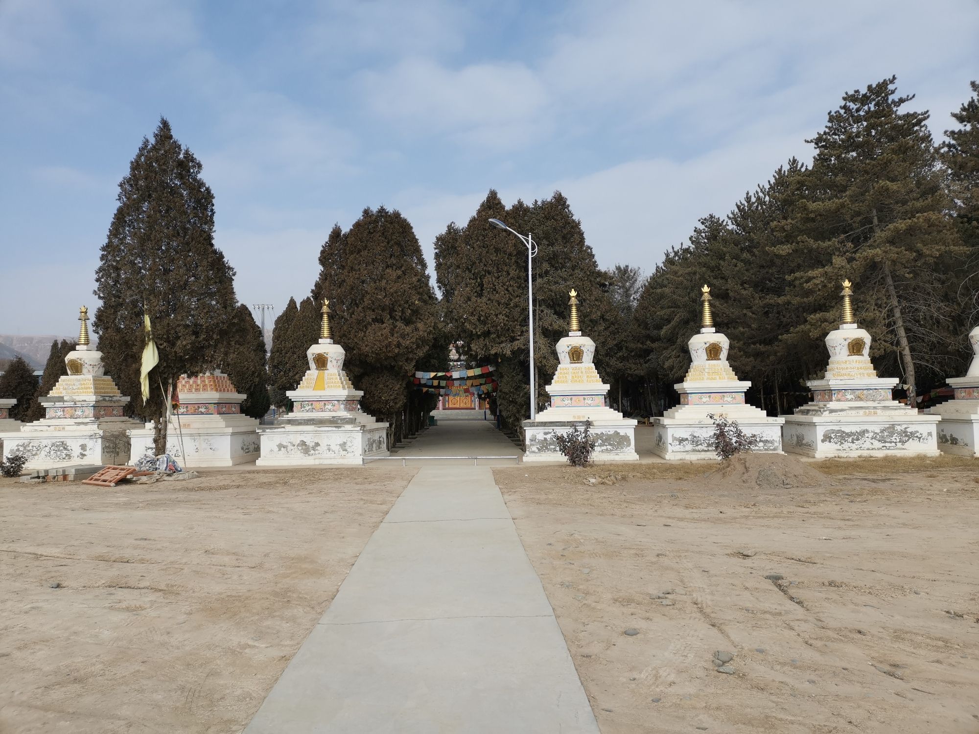 白塔寺实景照片