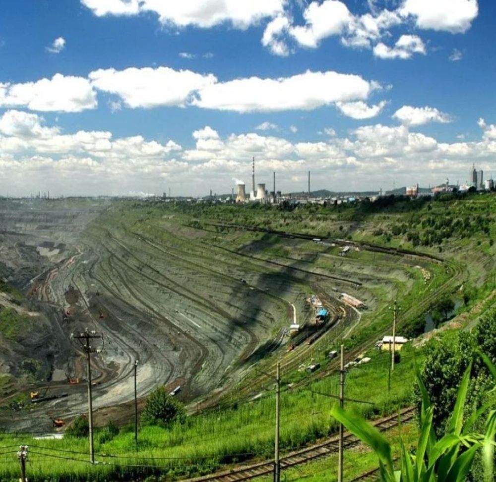 抚顺西露天参观台景点图片