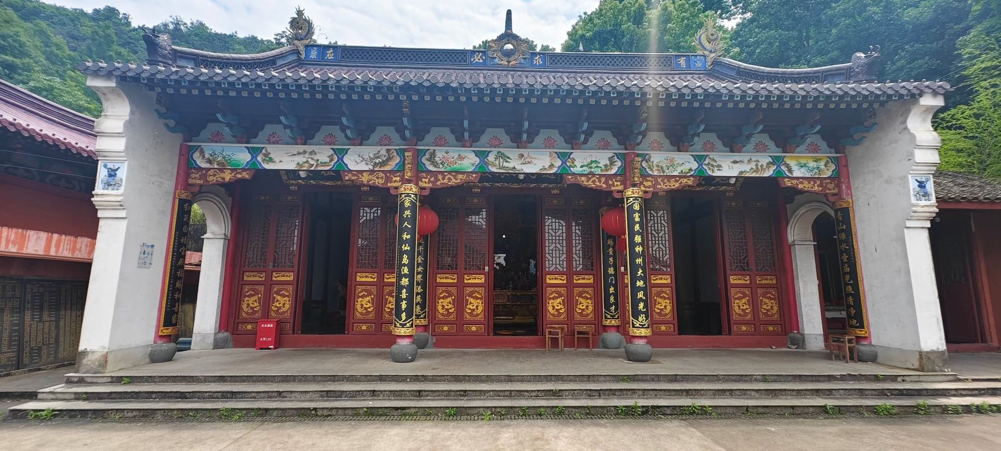 羣英荘庙实景照片