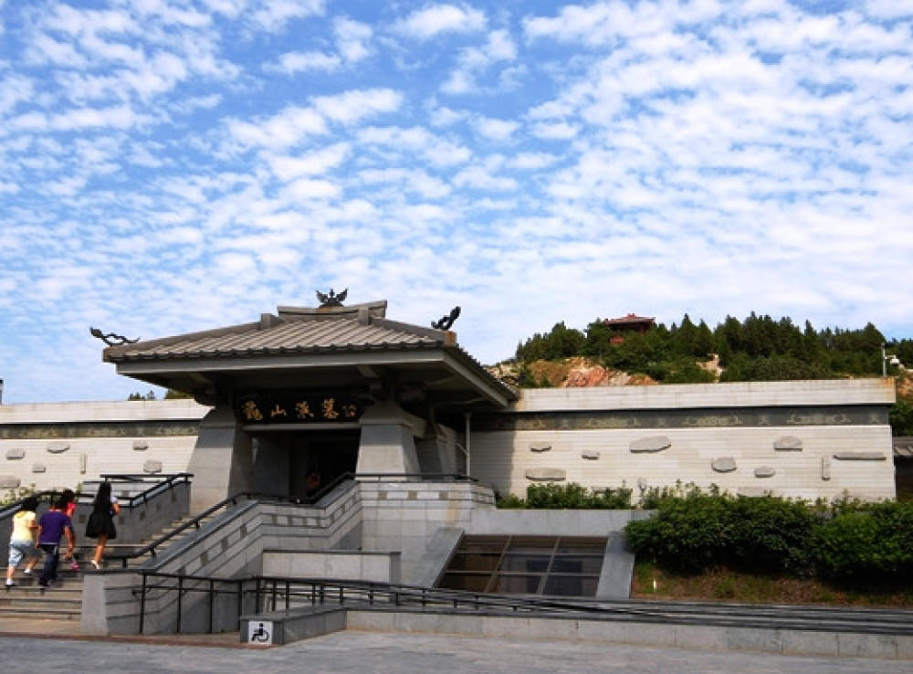 龟山汉墓景点图片