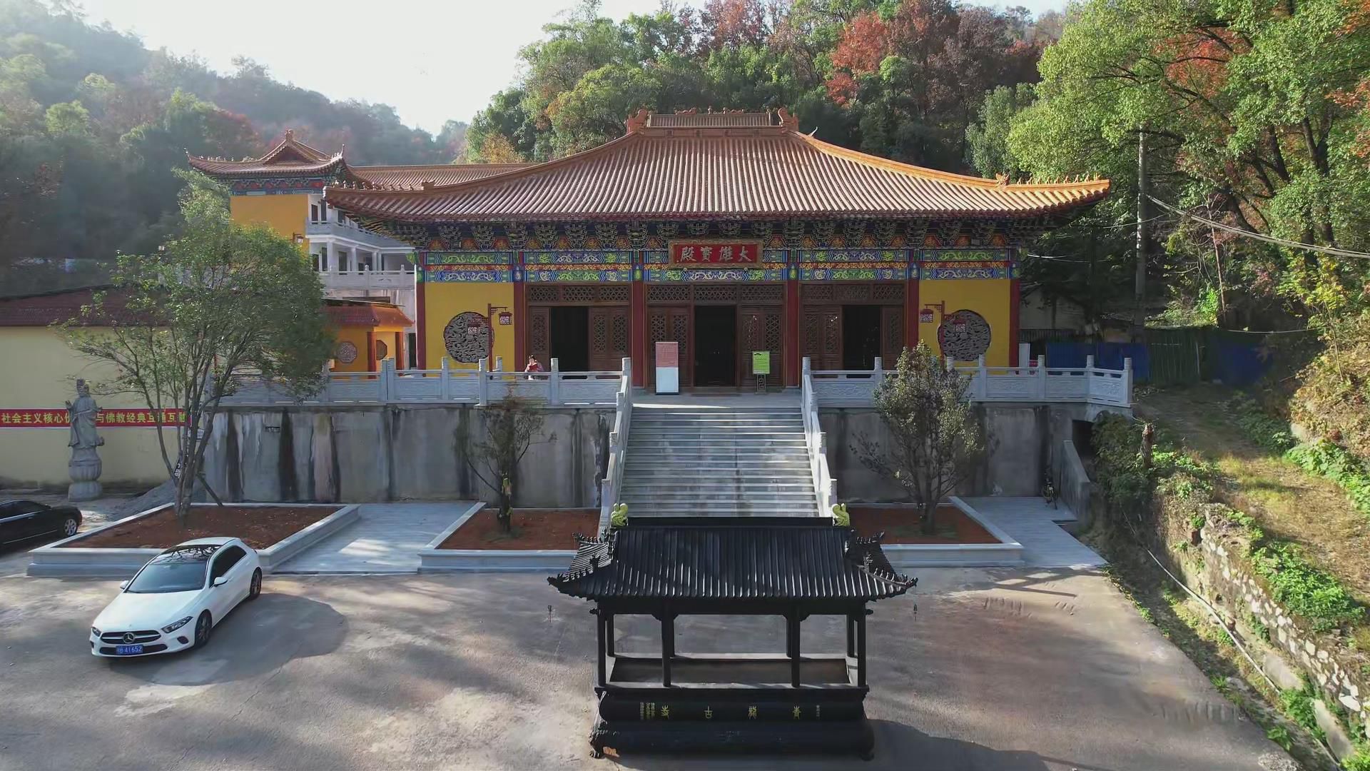青龙古寺实景照片
