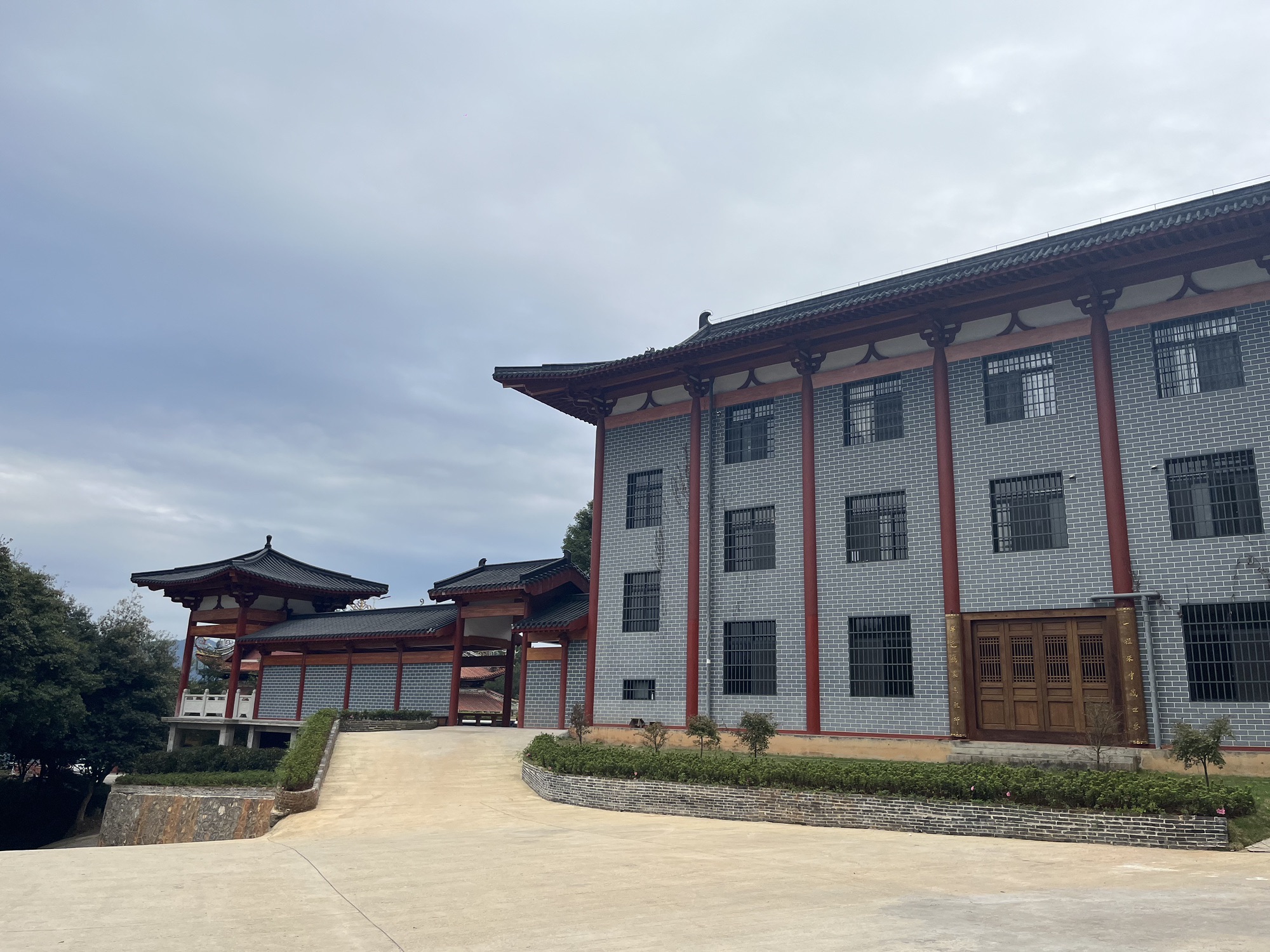 雁山寺实景照片