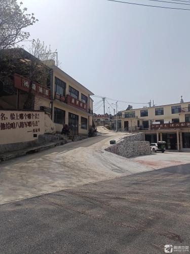 鸿源酒店(兴民路店)
