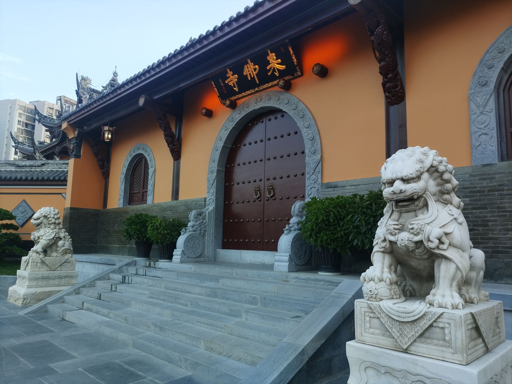 来佛寺实景照片