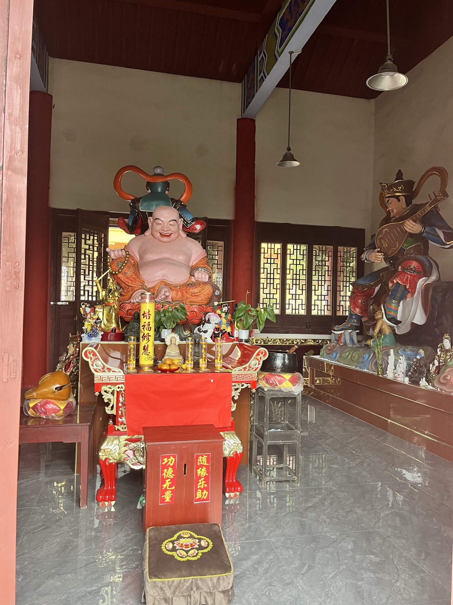 雷峰古寺实景照片