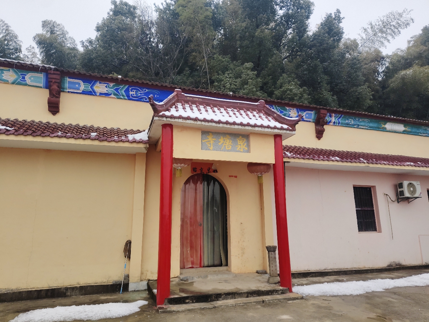 泉塘寺实景照片