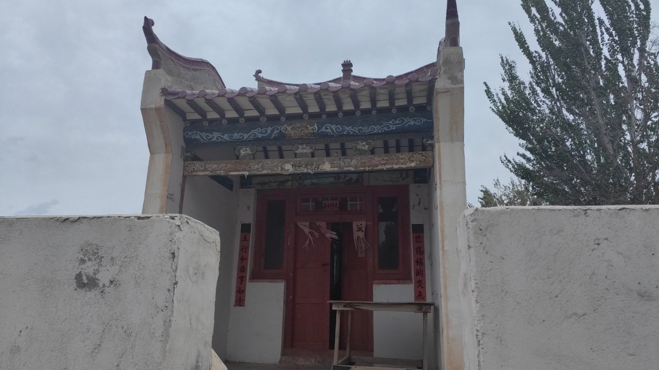 胡家堡村六队土地庙实景照片