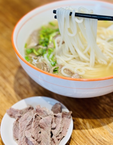 嬢嬢味贵州土黄牛肉粉(远大购物中心店)
