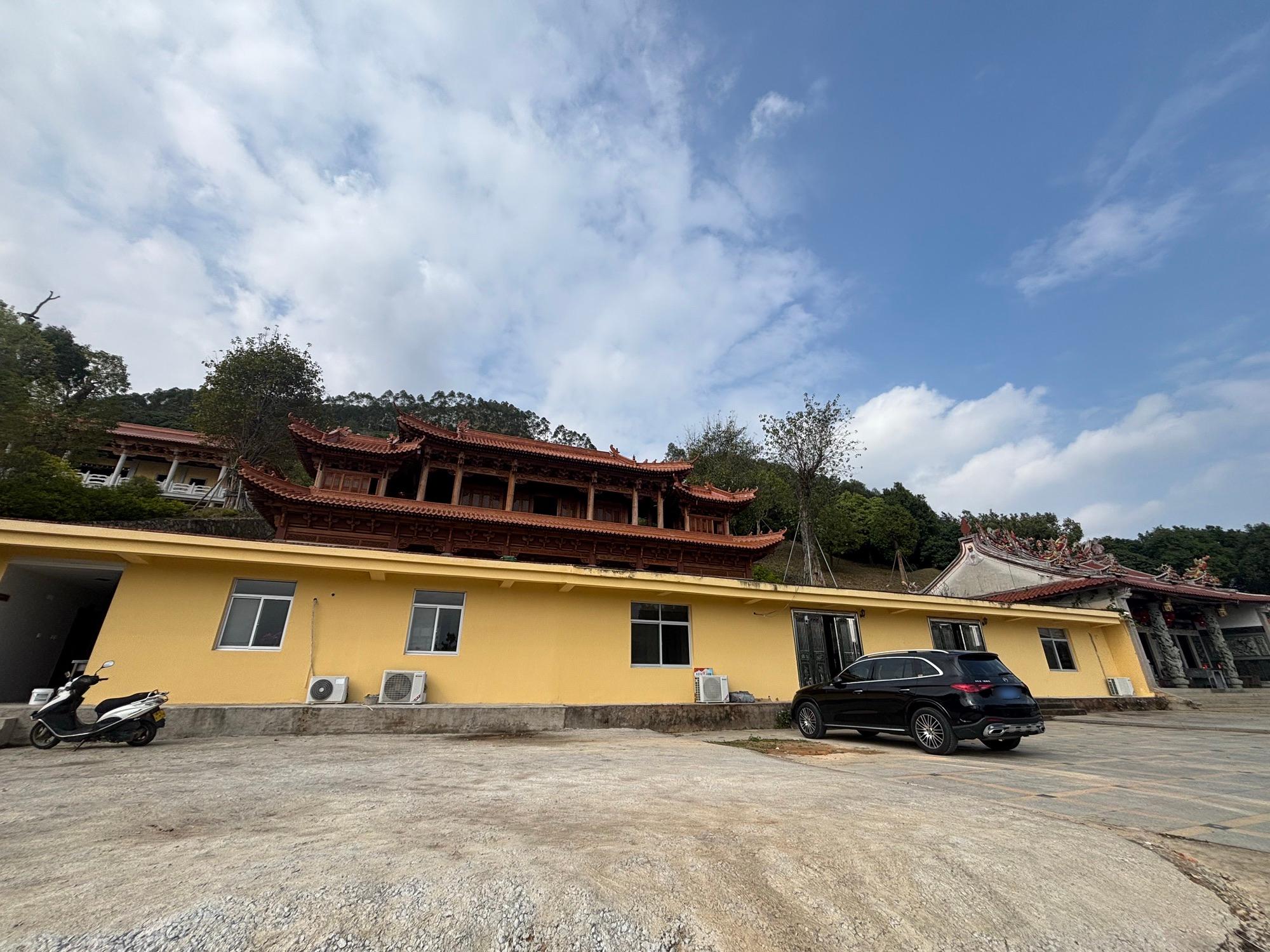 龙海东泗乡霞田鸿福岩观音寺实景照片