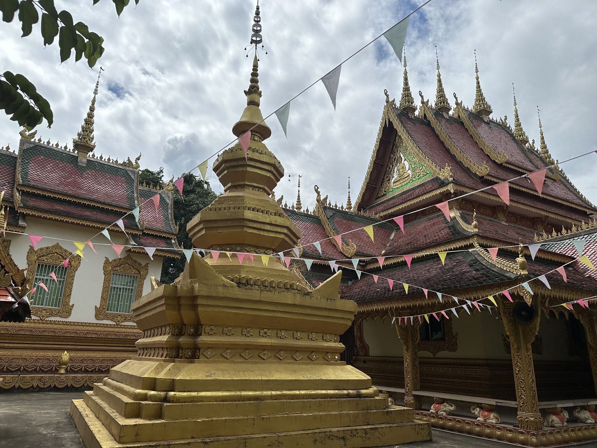 曼景保佛寺实景照片