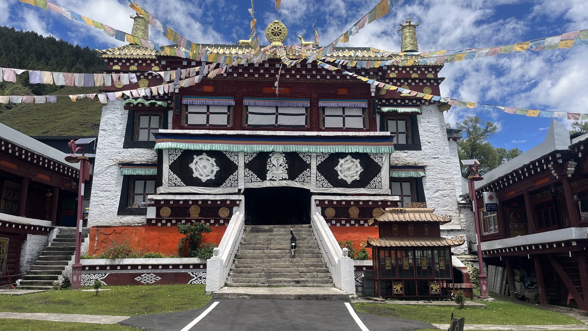 高尔卡寺实景照片