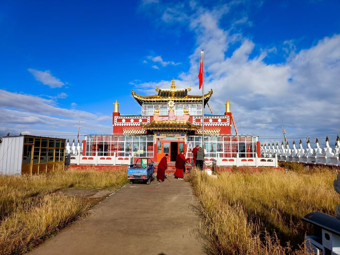 青海湖土旦多昂寺实景照片