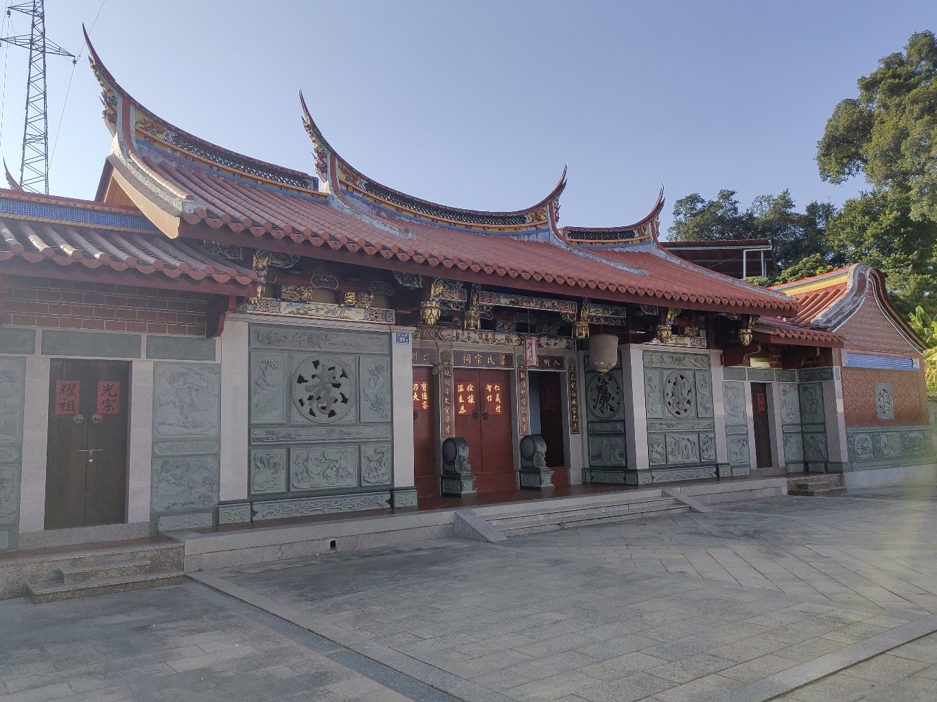 梁氏宗祠实景照片