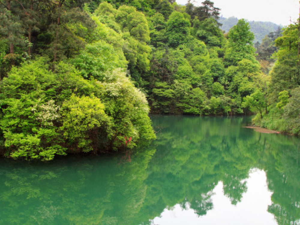 滴水洞景点图片