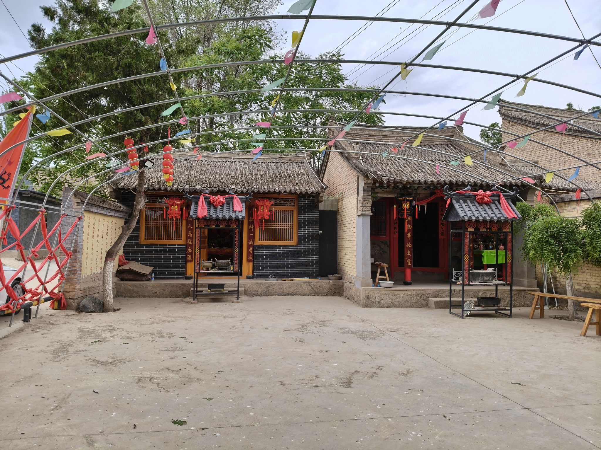石岭村土地庙实景照片