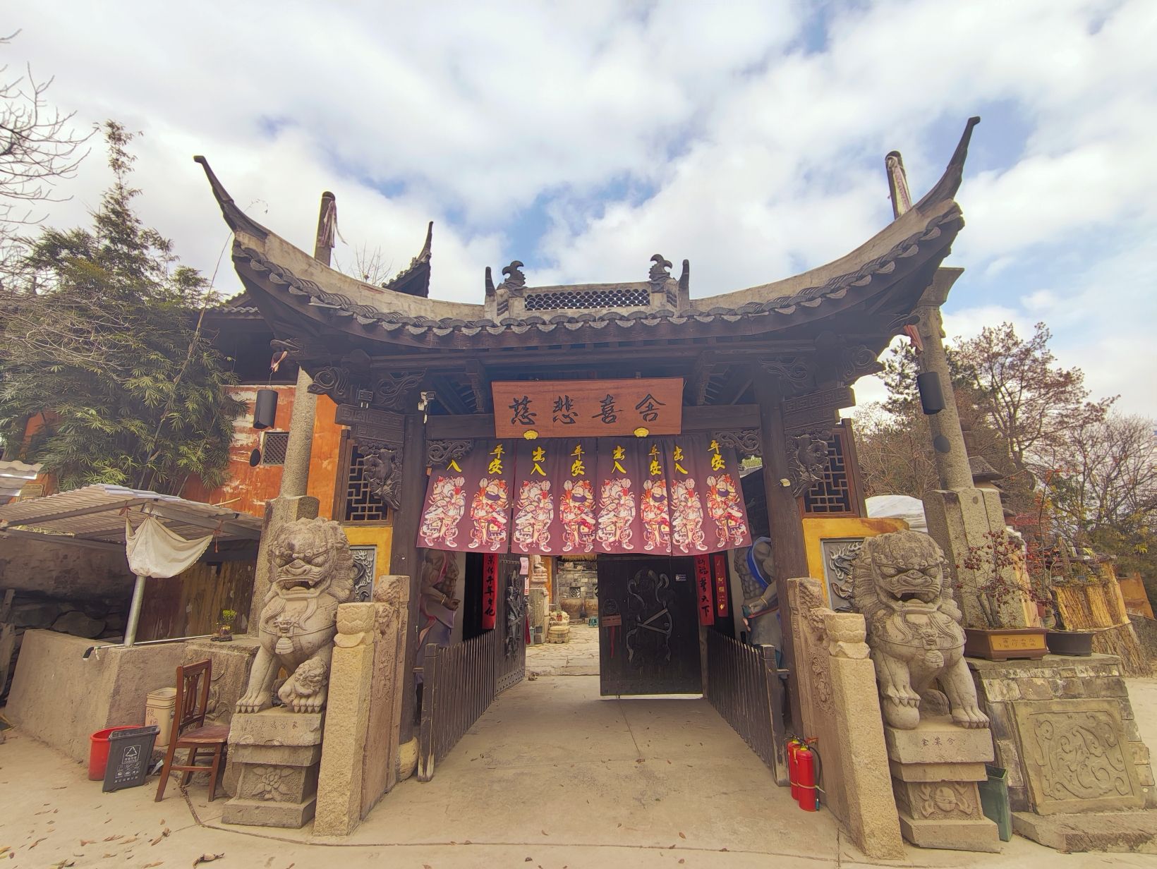 龙潭古寺实景照片