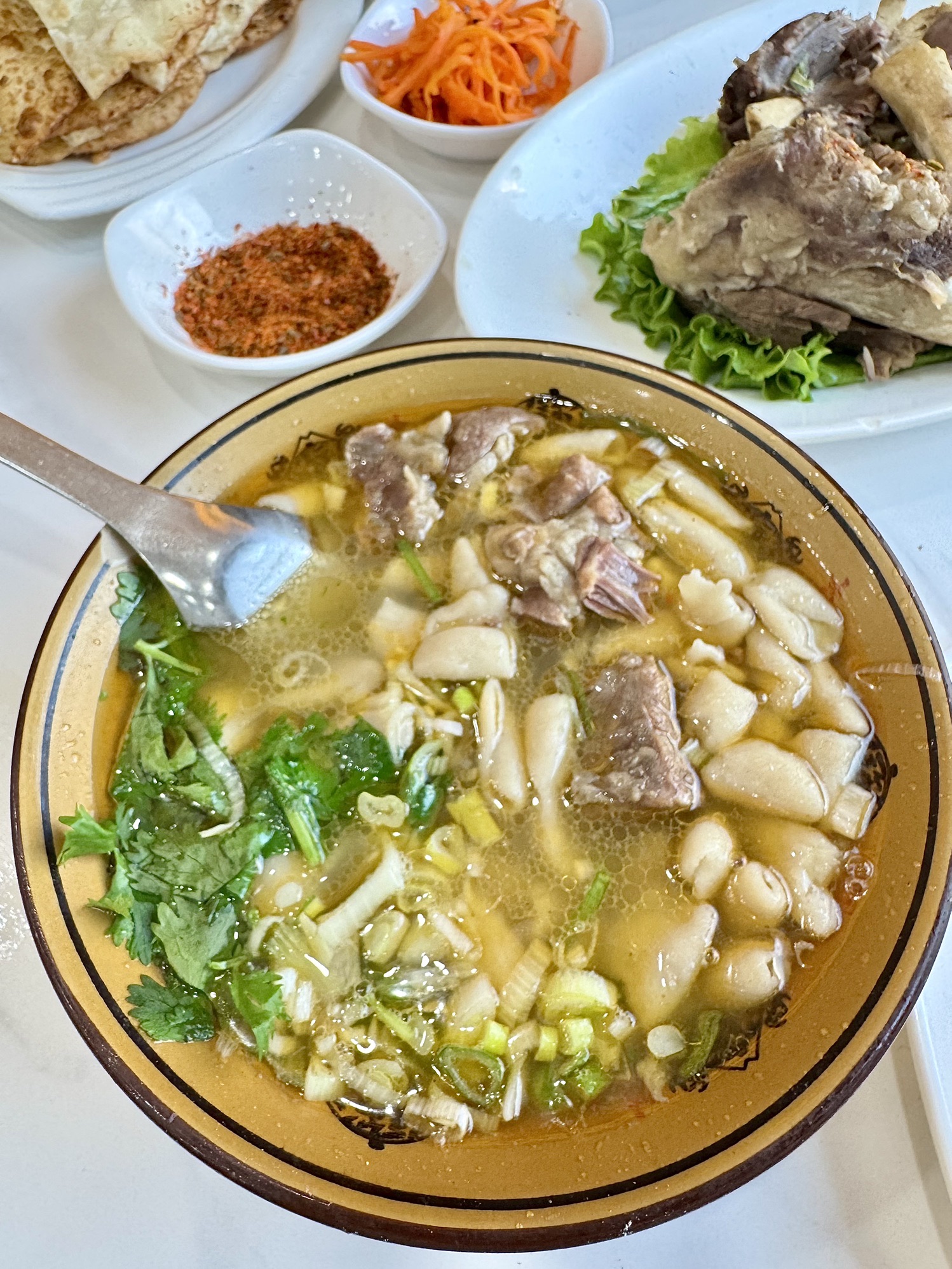 鲁记羊肉面庄