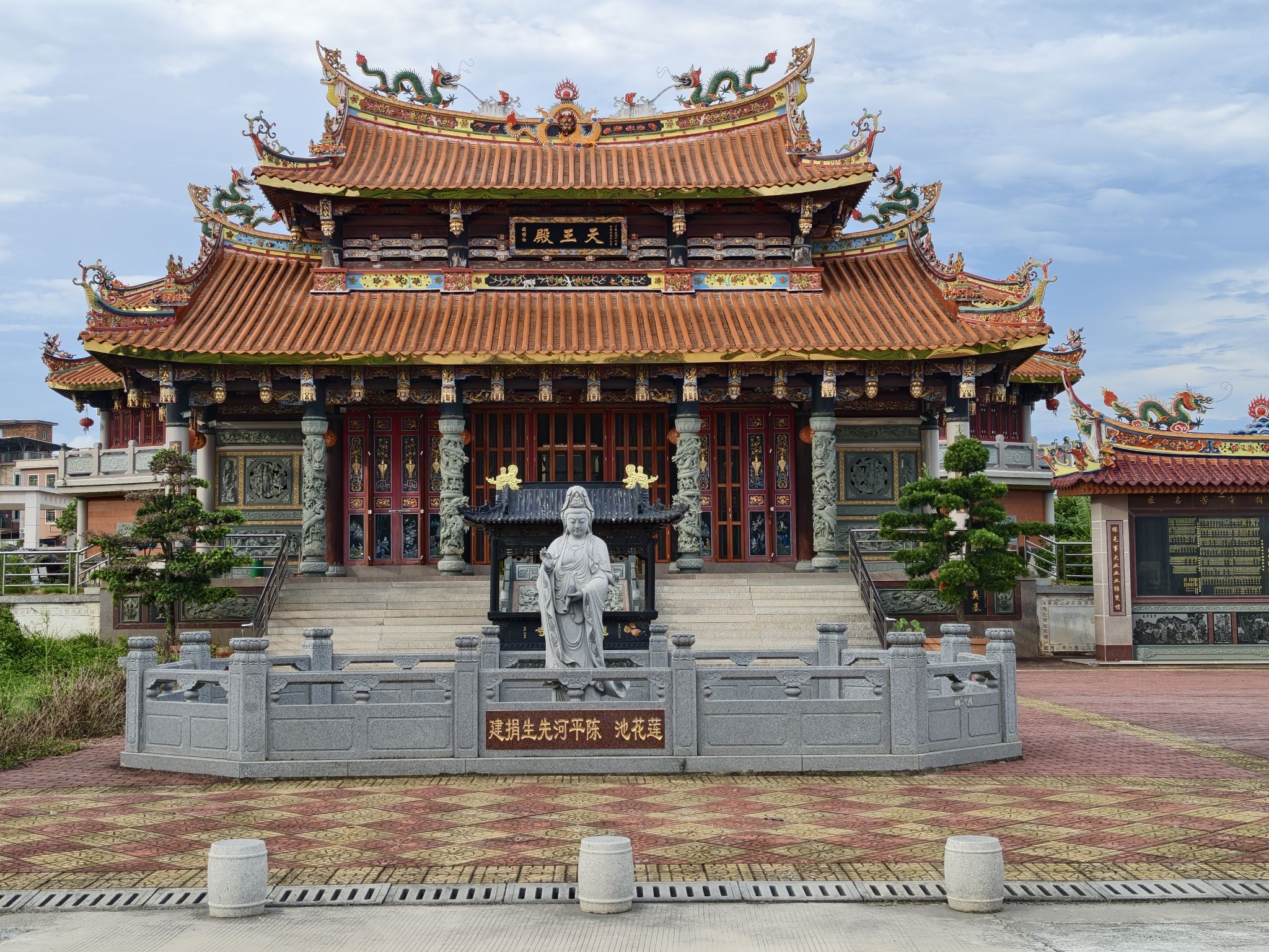 惠东龙泉寺实景照片