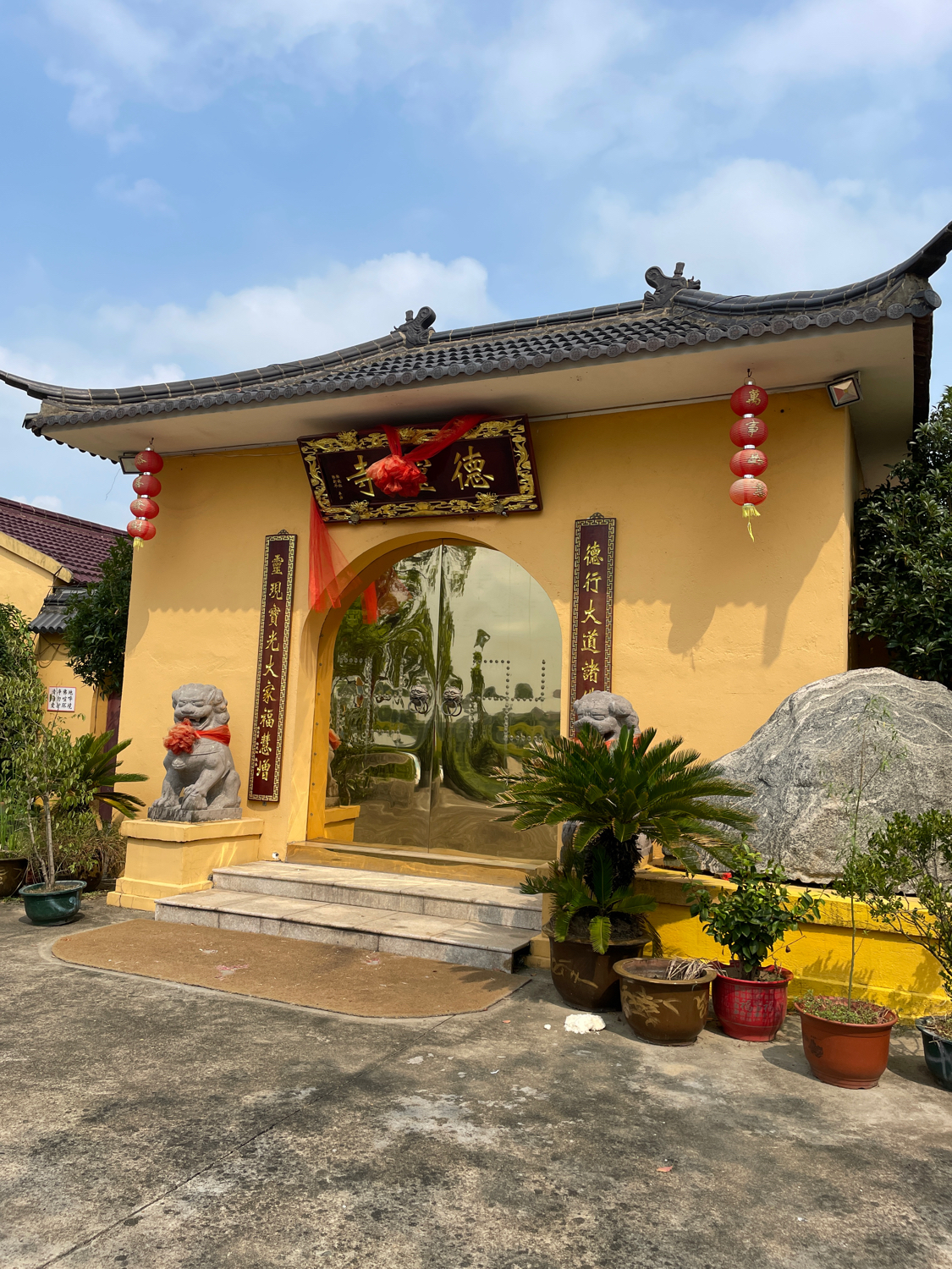 德灵寺实景照片