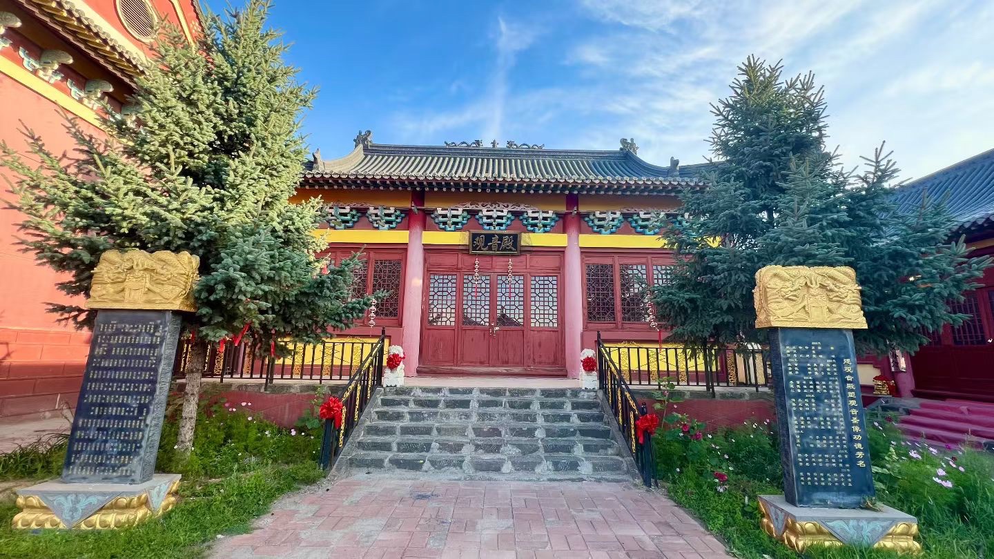 白泉山寺庙实景照片
