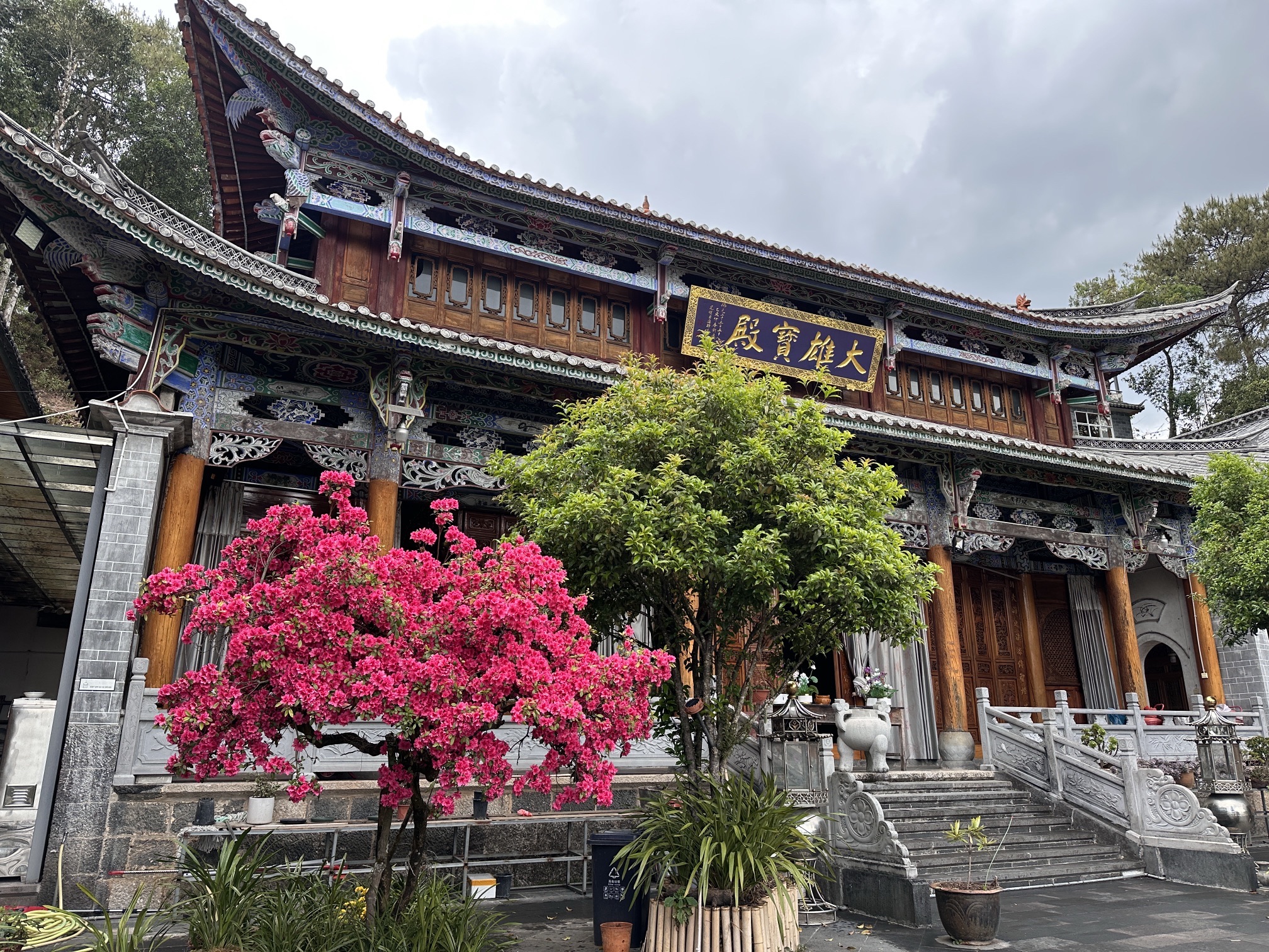 腾冲灵台寺实景照片