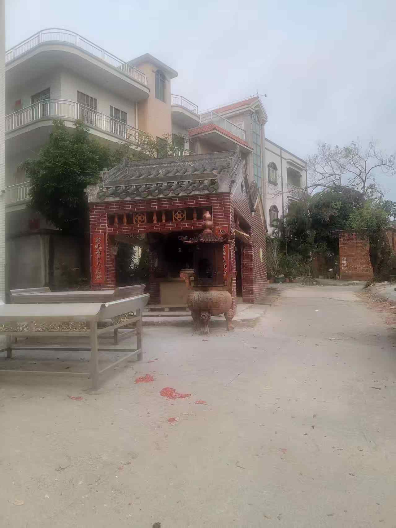 吴川市长岐镇边旦村土地庙实景照片